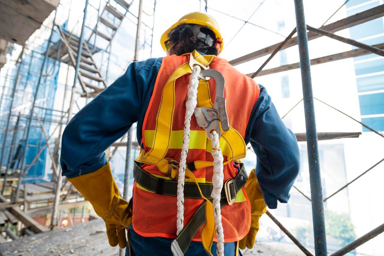 Imagen trabajo en alturas - SIA Colombia